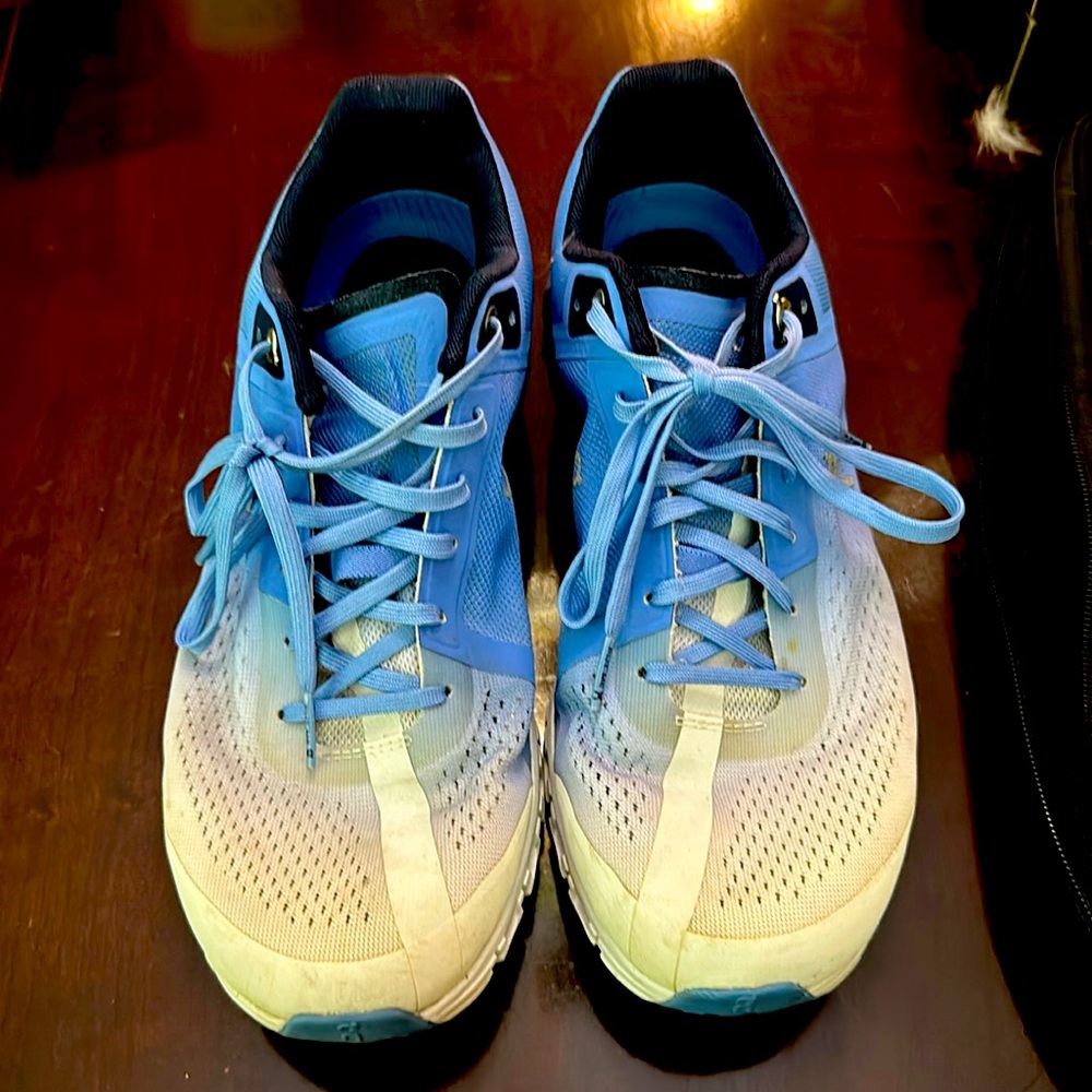 Cloudtec running shoes